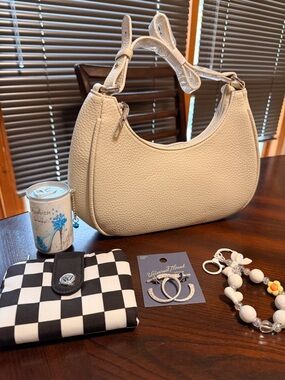 Cream Pebbled Hobo Shoulder Bag Bundle